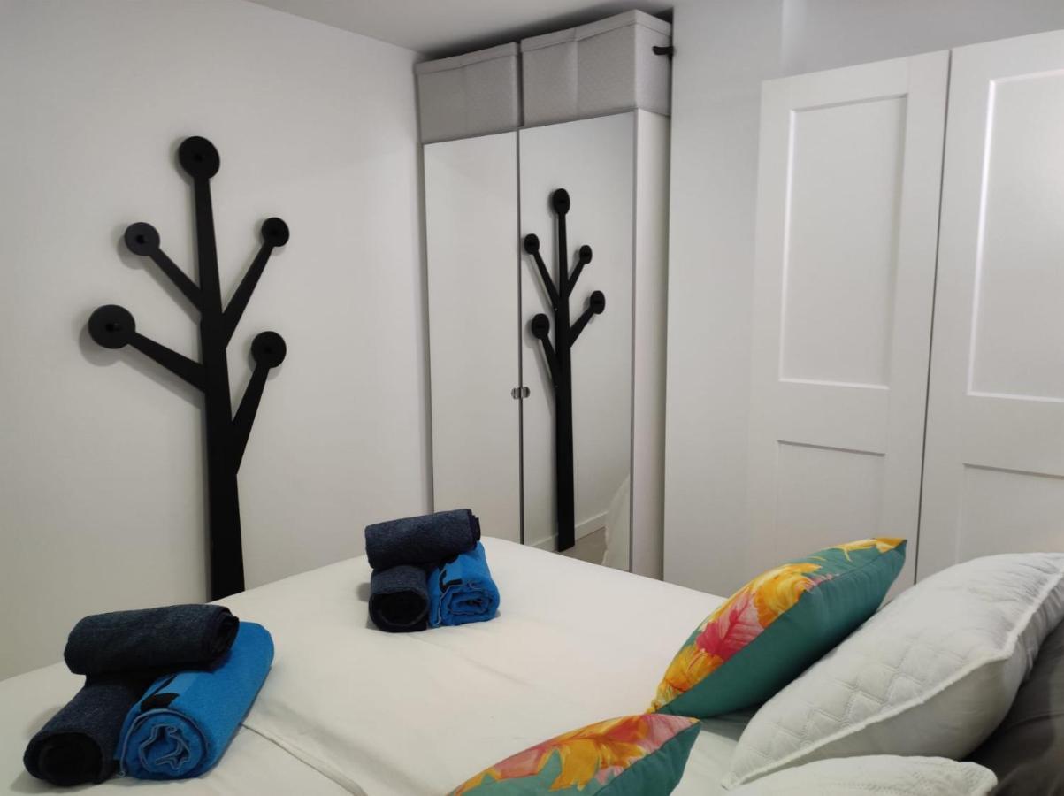 1 Bedroom Beachfront Apartment At Torecilla Beach Nerja Exterior foto