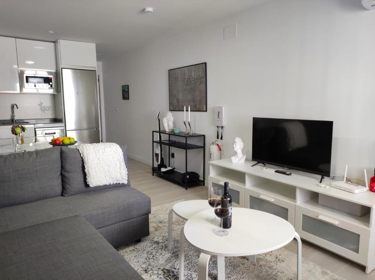 1 Bedroom Beachfront Apartment At Torecilla Beach Nerja Exterior foto